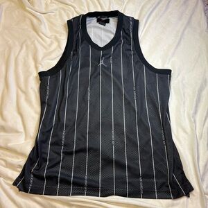 Jordan men’s XL Black/White Mesh basketball Jersey
